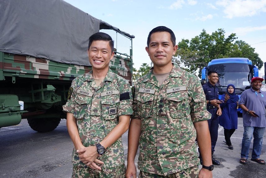 MINDEFMalaysia's tweet photo. TERBAIK!
Wajah-wajah teruja pengunjung pada hari terakhir Jelajah Aspirasi Keluarga Malaysia (JAKM) Peringkat Negeri Pahang.
Terima kasih di atas sokongan anda selama ianya berlangsung!
#MindefMalaysia
#MindefUpdate
#AKMMinDef
#ATMSentiasaBersepadu
#kesiapsiagaan https://t.co/uNQcUSXv1u