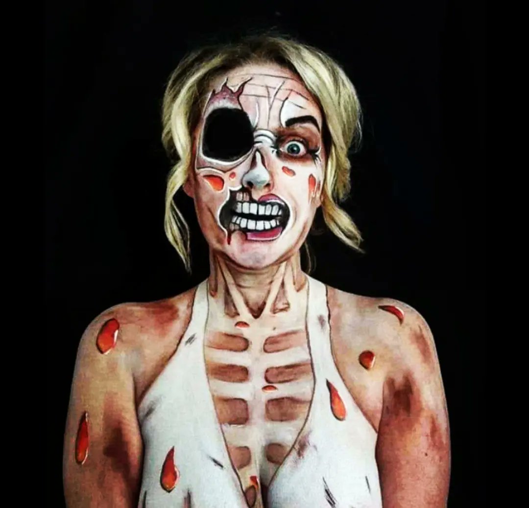 smellmo11's tweet photo. #zombie #Marilynmonroe #charactermakeup #halloween22 #mua #bodypainting https://t.co/HRiVFdQGpa