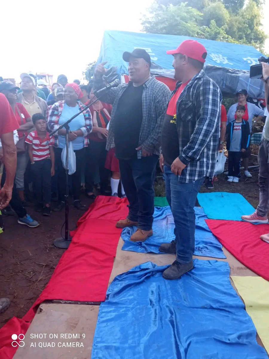 FHHernndez1's tweet photo. Hay muchas formas de celebrar un significativo aniversario, pero si hablamos de una universidad "vestida de pueblo" desde sus inicios, como es la @uc_camaguey, primera fundada por la Revolución: mejor desde y con el barrio, y en jornadas de trabajo voluntario. 🇨🇺#PorCamagueyTodo https://t.co/wVeYHYD81y