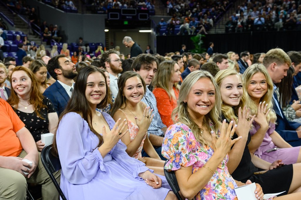 ClemsonAlumni's tweet photo. Happy Ring Ceremony Day, Clemson Students!
#clemson #clemsonring #clemsonfamily #clemsonalumni https://t.co/4wOTJ7lCba