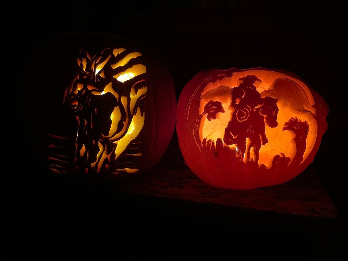 ireland_89's tweet photo. It’s that time of year again folks. We need some impartial votes for the best pumpkin so one of us can have bragging rights for the year! Which one is your favorite? https://t.co/7ciObEqPyA