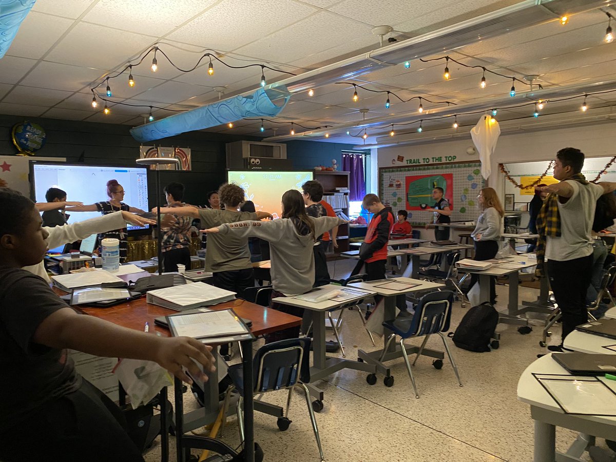 BensonVoss's tweet image. Countdown to #AMLE22! We are still using activities that we learned at #AMLE18! @Beyond_the_Desk 
Human slope types for the win! Great practice, gets brains moving, engages students!