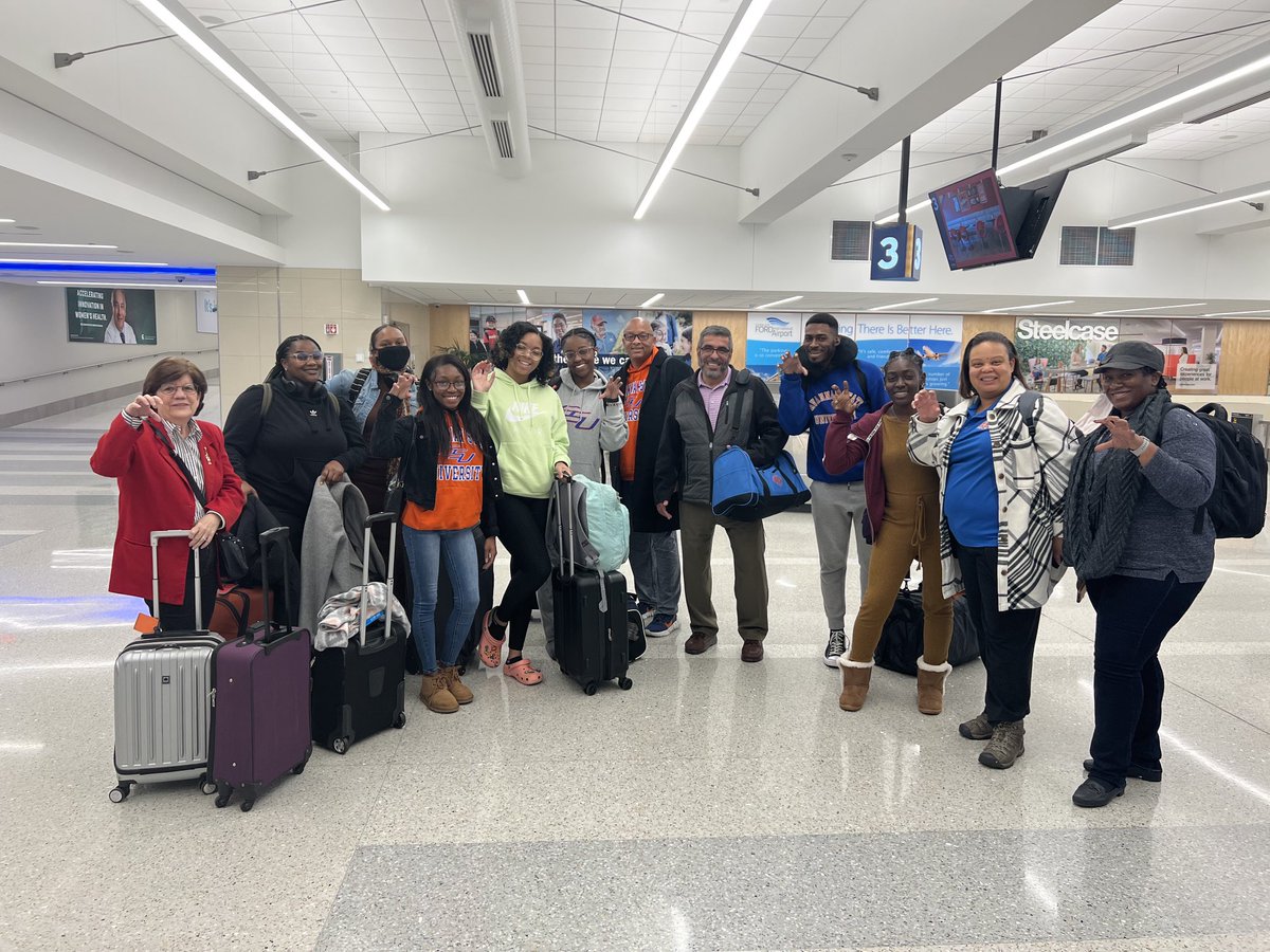 deandavem's tweet photo. Team ⁦@savannahstate⁩ has landed in ⁦@CityGrandRapids⁩ heading to ⁦@GVSU⁩. They’ll spend the next few days with other HBCU students checking out the university to consider enrolling in grad programs as part of a special articulation agreement. #opportunity #dei https://t.co/xwOQ0Bdj7R