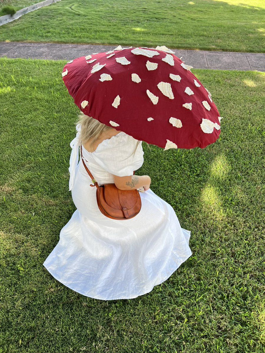frogtimebaby's tweet photo. Got to volunteer at the art museums halloween event and made this little mushroom hat just for the occasion! 🍄 https://t.co/S3efrcTmTl