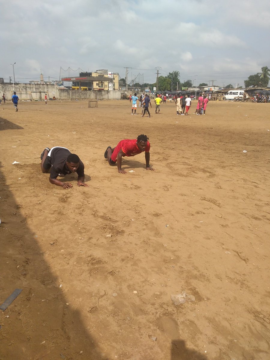 30/10/2022: Séance d'entraînement à Abobo Abidjan 
#IntRL #IRL #EuroRugbyLeague #Mearl