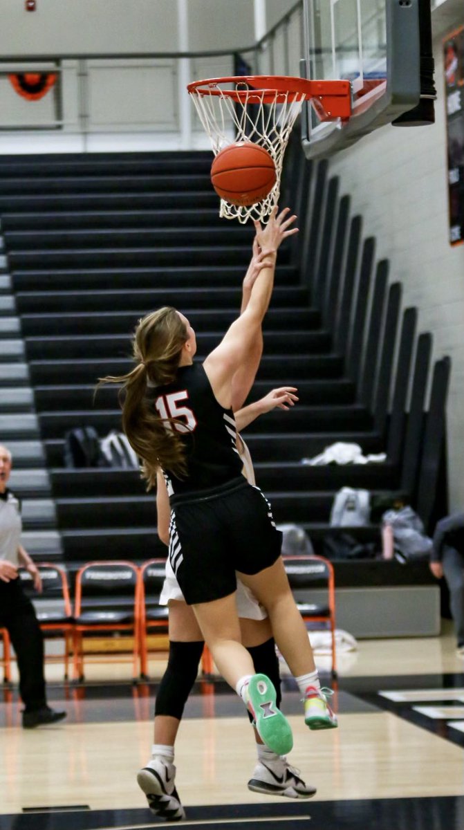 Just a short 15 days until we start our journey! 🏀🐾 #IntotheStorm <a href="/BellaHemann/">Bella Hemann</a>