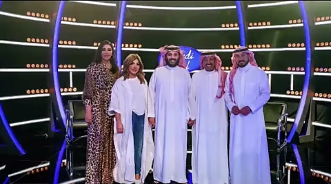 FutaisBugnah's tweet photo. هذه الصوره المميزه كتميز نجومها التقطت من داخل استديوهات @Rhythm_media في زيارة  لمعالي المستشار #تركي_آل_الشيخ ل #برنامج #سعودي_آيدول  
شكراً ل @MBCGroup على ثقتهم بنا https://t.co/XVetkZ770X