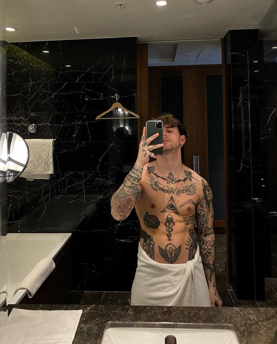 oikawatto's tweet photo. bañito.
#seductivehq #seductivesunday https://t.co/2FqIR8xS2T