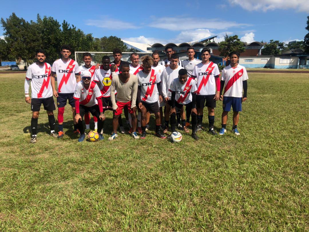 Crespo1Reinier's tweet photo. Estamos en Final  de Copa 🎊🎊🎉 victoria en semifinal 6-2 excelente trabajo #LOCOSPORLACOPA 🤪🤪 Vamoooos @FcGuanabo @lafranjadeCuba @RayoVallecano https://t.co/OA7SzeNDM8