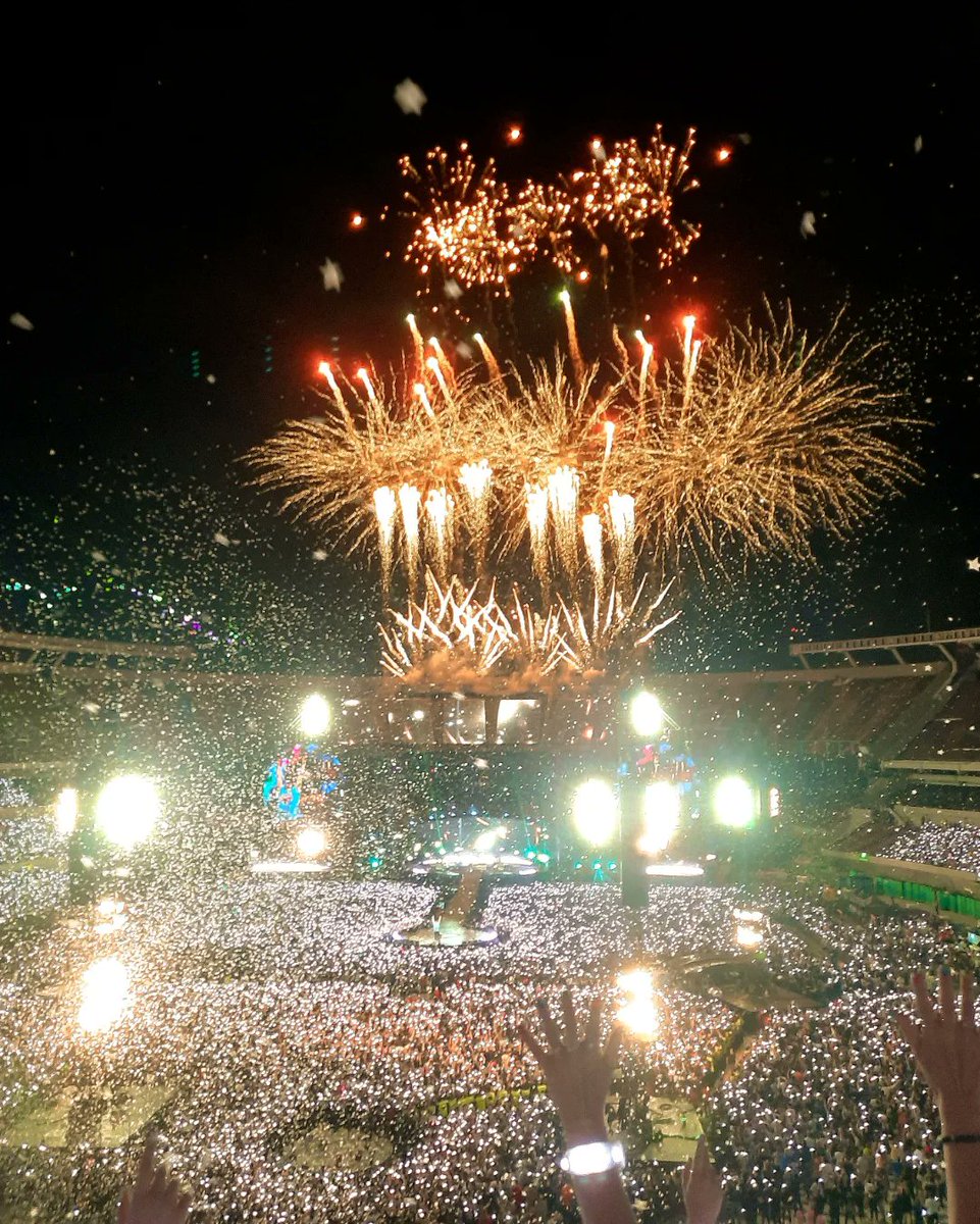 cuando dicen "no te podes morir sin antes ir a un show de coldplay", les juro que es REAL