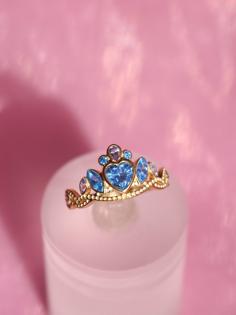 Reorahco's tweet image. Barbie Princess Charm School #barbie #barbiemovies #barbiering #barbiecrownring #crownring #princessring #barbieprincesscharmschool #blaircrownring #princessblair 👑