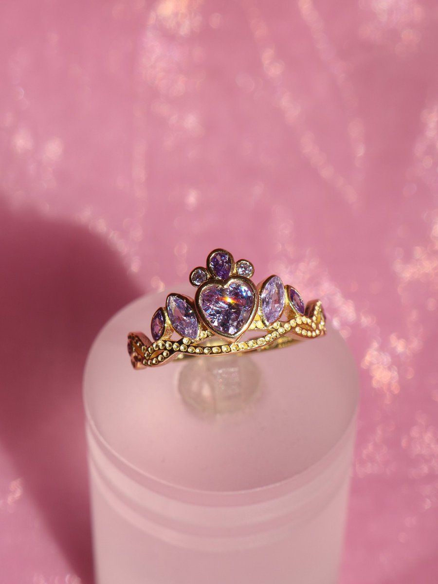 Reorahco's tweet image. Barbie Princess Charm School #barbie #barbiemovies #barbiering #barbiecrownring #crownring #princessring #barbieprincesscharmschool #blaircrownring #princessblair 👑