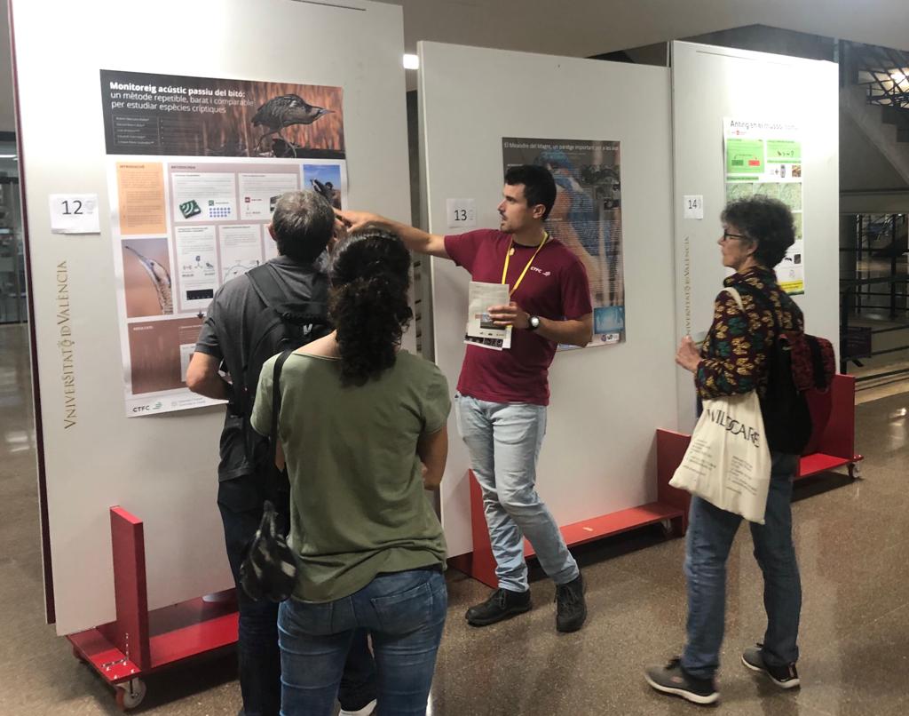 GBiC_CTF's tweet photo. I continuem al 3r #COTPC a #València on avui el nostre company @robert8mr mostra la utilitat de la bioacústica pel seguiment del bitó, una espècie amenaçada i críptica https://t.co/B89BTrUP76