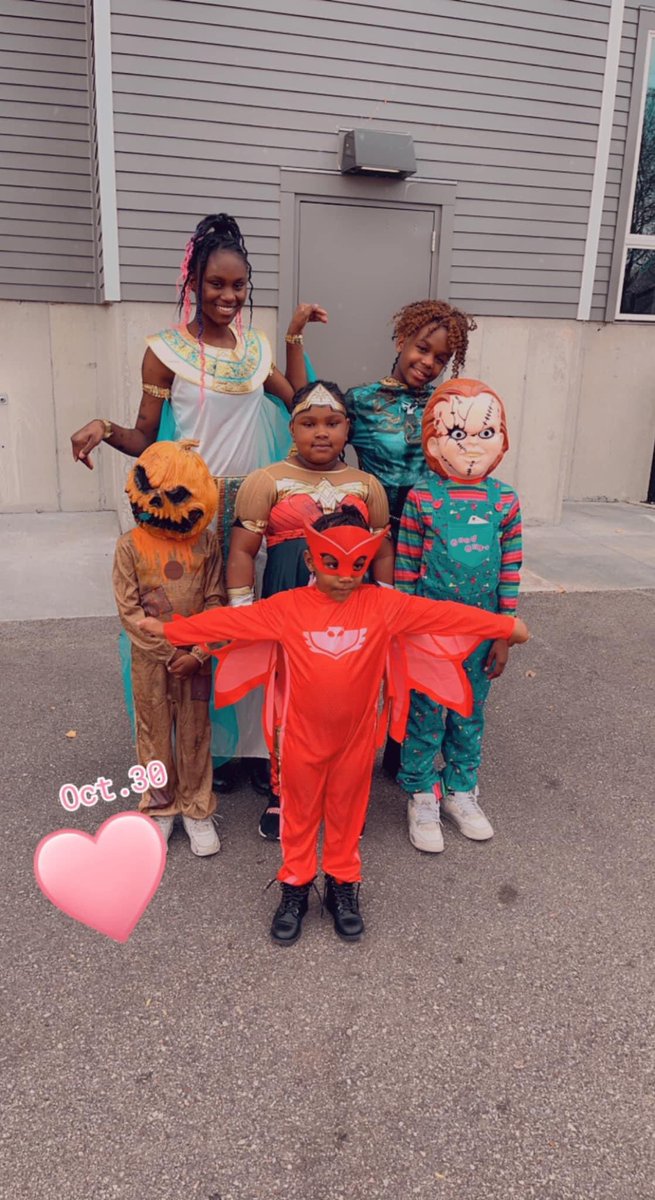 Windom1Windom's tweet photo. The kiddos party ready!🎃👻 https://t.co/RLvqvfidYI