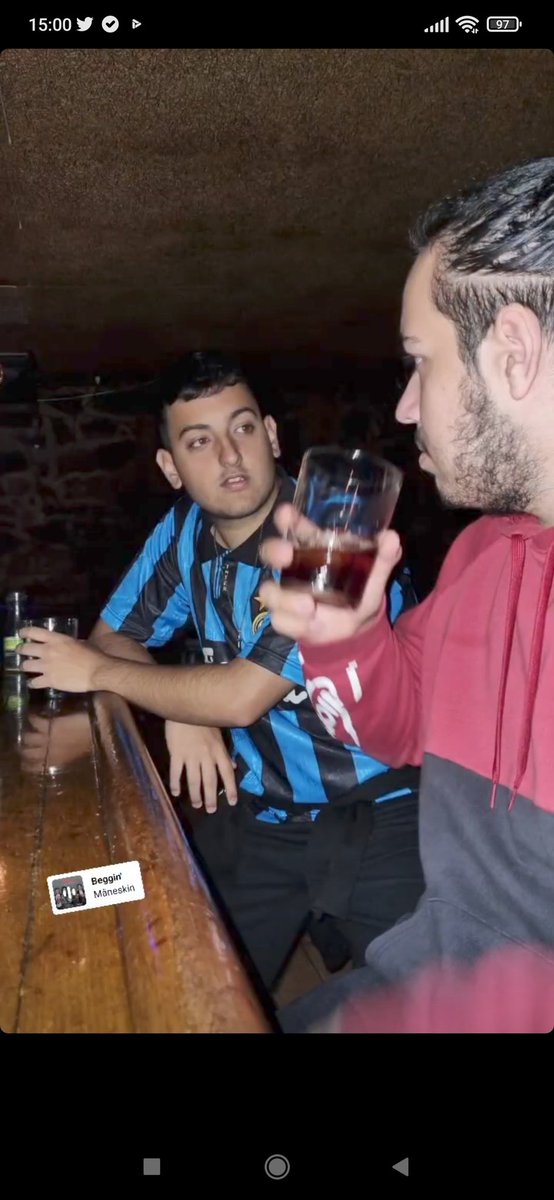 Jugadores del beberly-tronas de la temporada 76-77 hablando en un bar irlandés sobre esa temporada
⭐Las estrellas solo salen de noche⭐
<a href="/elcrishito/">Cristian Álvarez</a>