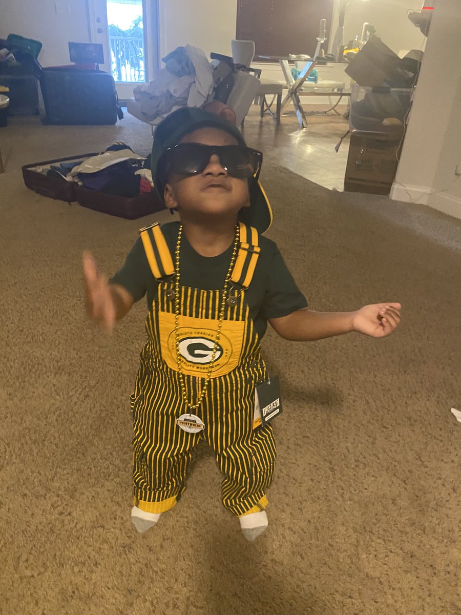RatedRNupe414's tweet photo. @packers @packeverywhere  game day ready #beatbuffalo #GoPackGo #bornintothis #startemyoung #papaJ https://t.co/3QDFFuf3JI
