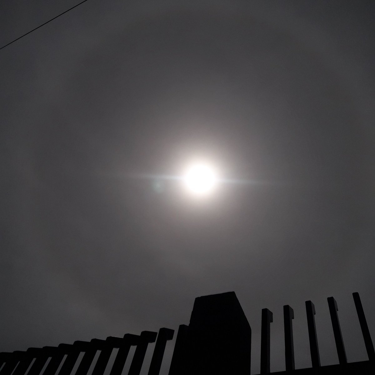 MeteoZulia's tweet photo. Más temprano, #MirandoelCielo me encontré un #HaloSolar en #Maracaibo #30oct2022 https://t.co/s2QNpErh2d