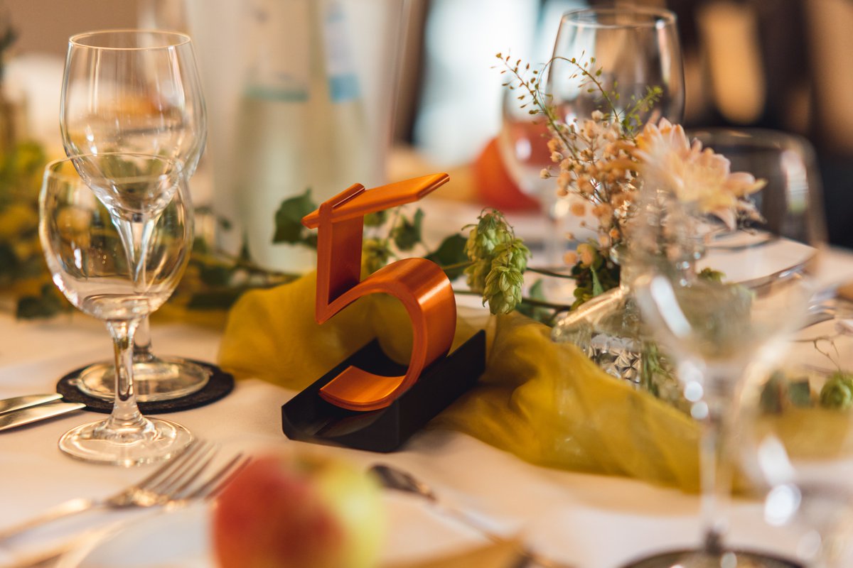 PrintMe3D_MS's tweet photo. Wir hoffen, dass Ihr ein tolles Wochenende hattet.
Derzeit heiraten viele Paare. Oft mit vielen Gästen.
Doch wie Tische kennzeichnen?
Na, am besten mit unseren 3D- Tischnummern 😃
Infos auf https://t.co/1ff629IeGP
#3Dprinting #3DDruck #Nice #news https://t.co/mhFKQqotQk