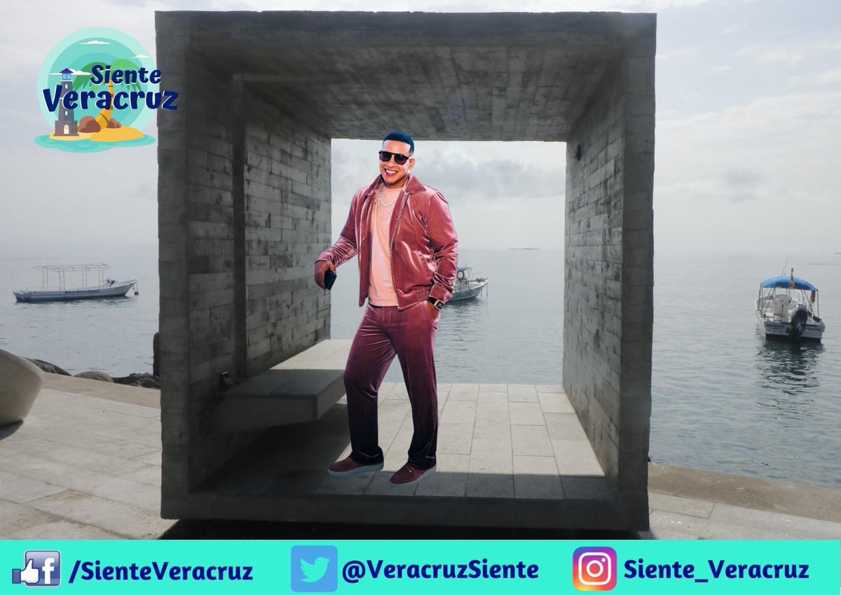 VeracruzSiente's tweet photo. @daddy_yankee aprovecho su viaje a #Veracruz para pasear por varios lugares de nuestra hermosa conurbación.
Decidió ir a #SanJuanDeUlua, #Malecón, tomarse una foto en la #sirena y admirar la isla de sacrificios. https://t.co/bTeFasIowA