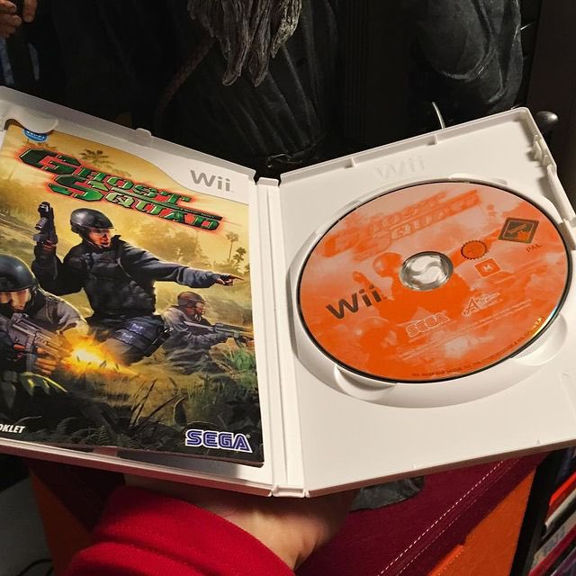 UnboxingHands's tweet photo. Ghost Squad - Sega - Wii Game - 2007
https://t.co/tQosXYNwm6
#retrogaming #retrogames #retrogamer #gamer #gaming #nintendo #railshooter #popculture #nintendogames #nintendogamer #nintendowii #wiigames #operationghost #nintendocollection #wii #ghostsquad #sega #videogames https://t.co/kVyy1Uc99e