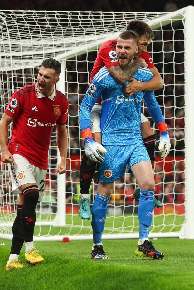Retro_Utd's tweet photo. What a photo 😍 https://t.co/ldonEBi8Wn