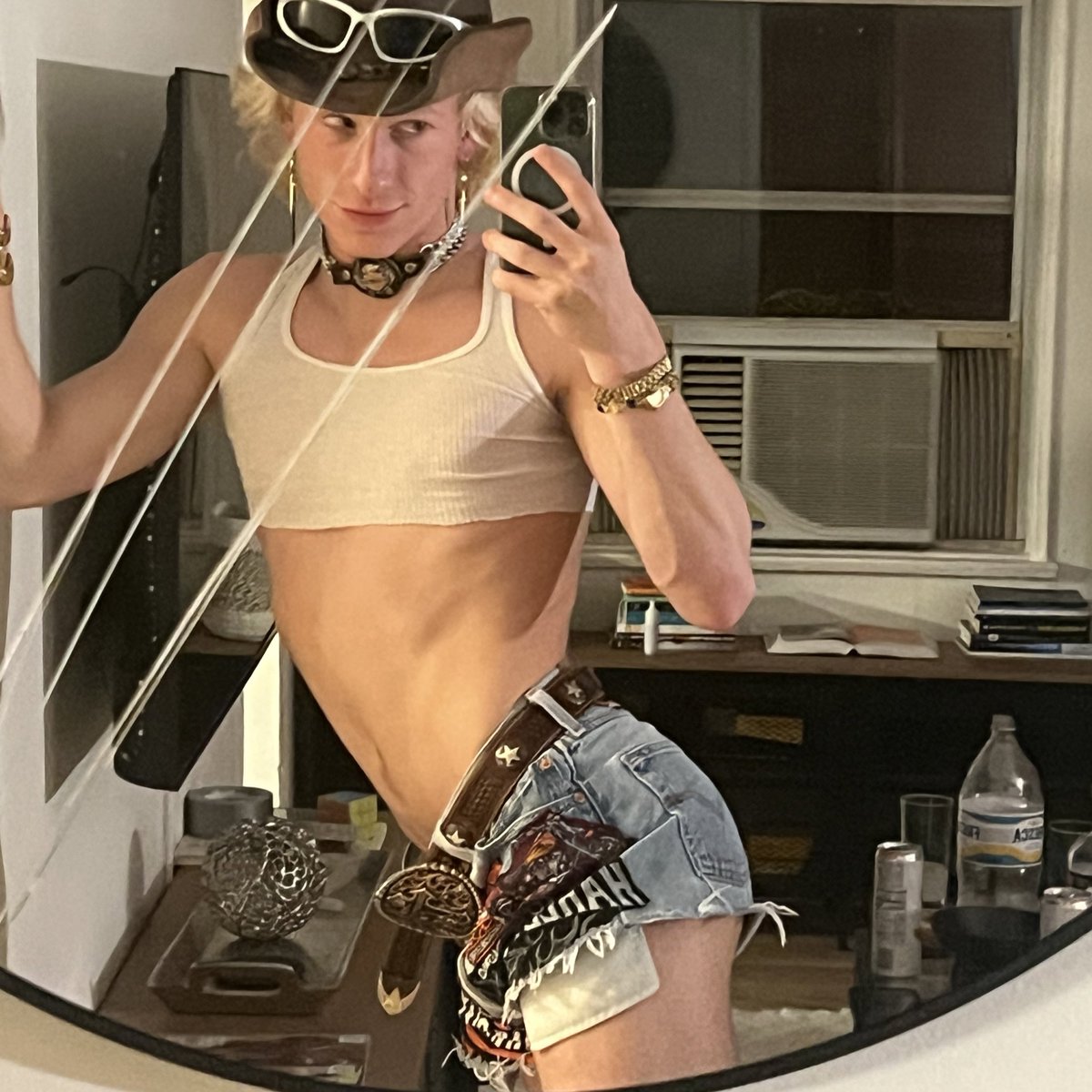 Griffin Maxwell Brooks (THEY/THEM) on Twitter "Right… right…"