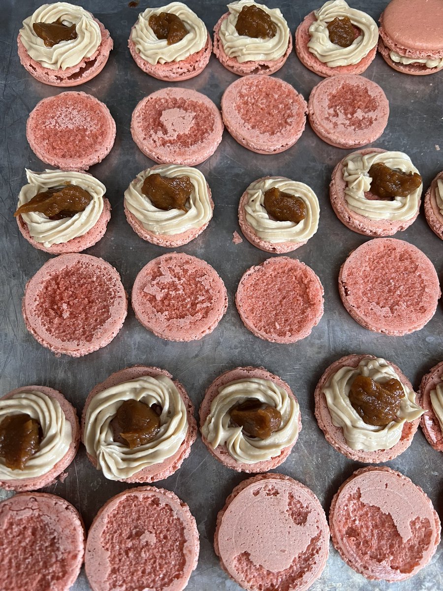 JaciPanowicz's tweet photo. Glad Lydi picked a new hobby. #macarons #pumpkinspiceespresso #homemadepumpkinbutter https://t.co/L5iNLlL0ER