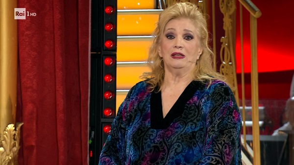 NZeccato's tweet photo. Veremante c'è chi si scandalizza con le barzellette di #IvaZanichi a #BallandoConLeStelle?
Credo che ci siano in tv degli atteggiamenti molto più offensivi e irrispettosi delle barzellette della Zanicchi. https://t.co/LHi1PmBSxG