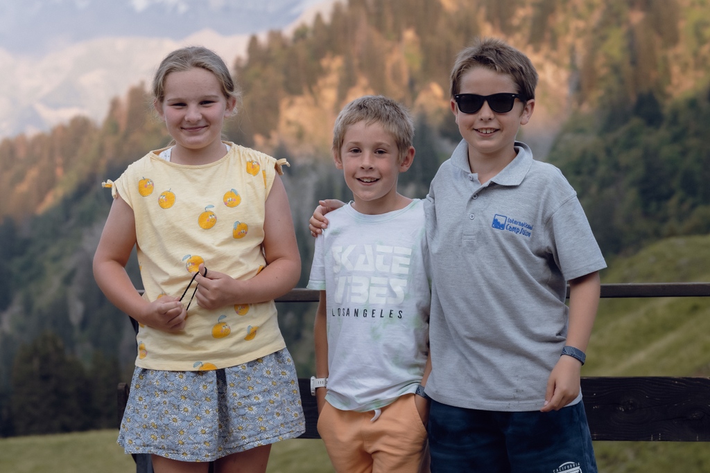 Camp_Suisse's tweet photo. 👭👬⛰️🇨🇭
#campsuisse #campsuissesummer #crosets #champery #snow #powder #mountains #camp #geneva #summercamp #lacleman #portesdusoleil https://t.co/yXsacva35R