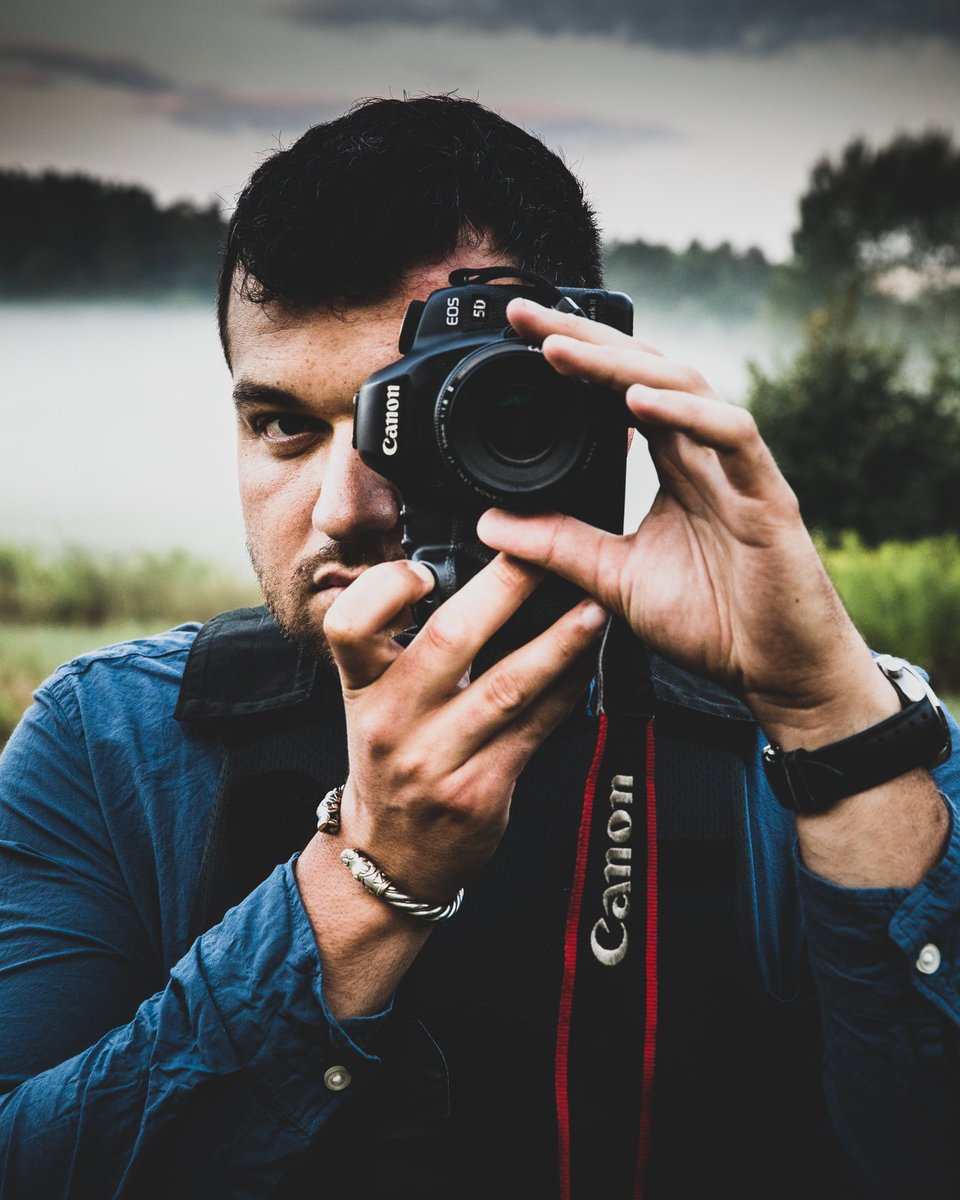 Oprócz wywiadu dla @Press miałem przyjemność wziąć udział w sesji z wyjątkowym fotografem. To dla mnie pierwsze takie doświadczanie. Mam nadzieje, że efekty się Państwu spodobają. Zdjęcia Rafał Masłow.