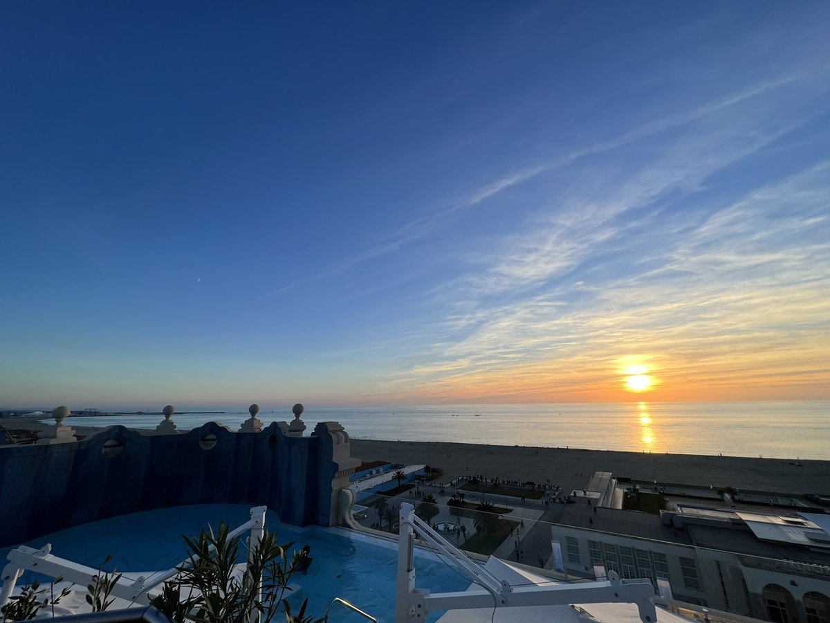 CalleyPoche's tweet image. Con atardeceres así ¿qué más?