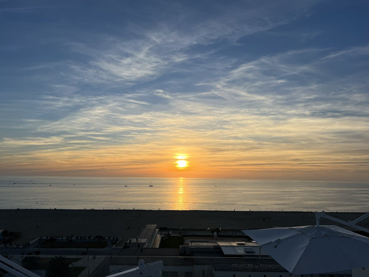 CalleyPoche's tweet image. Con atardeceres así ¿qué más?