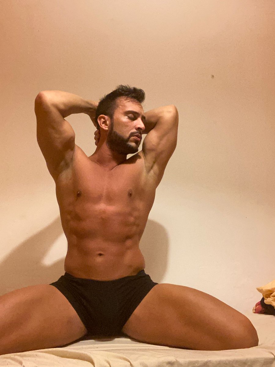 esmiller89's tweet photo. https://t.co/3Oe0k58U3L  siganme en onlyfans para que disfruten del buen contenido 🔥😈 https://t.co/lBRYM6CuEH
