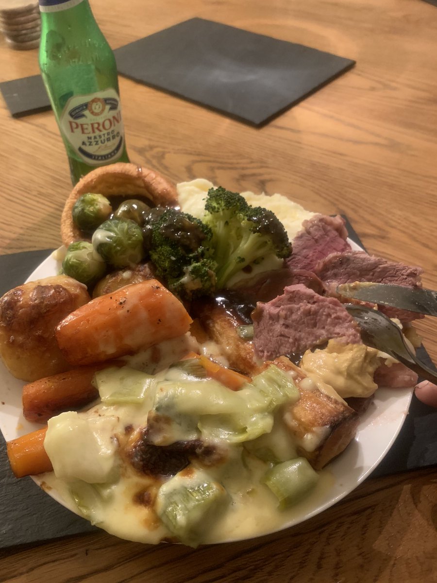 Have a bit of that @PGIWelshBeef with leeks & cheese perfect Roasties & veg 👌👌👌👌👌👌