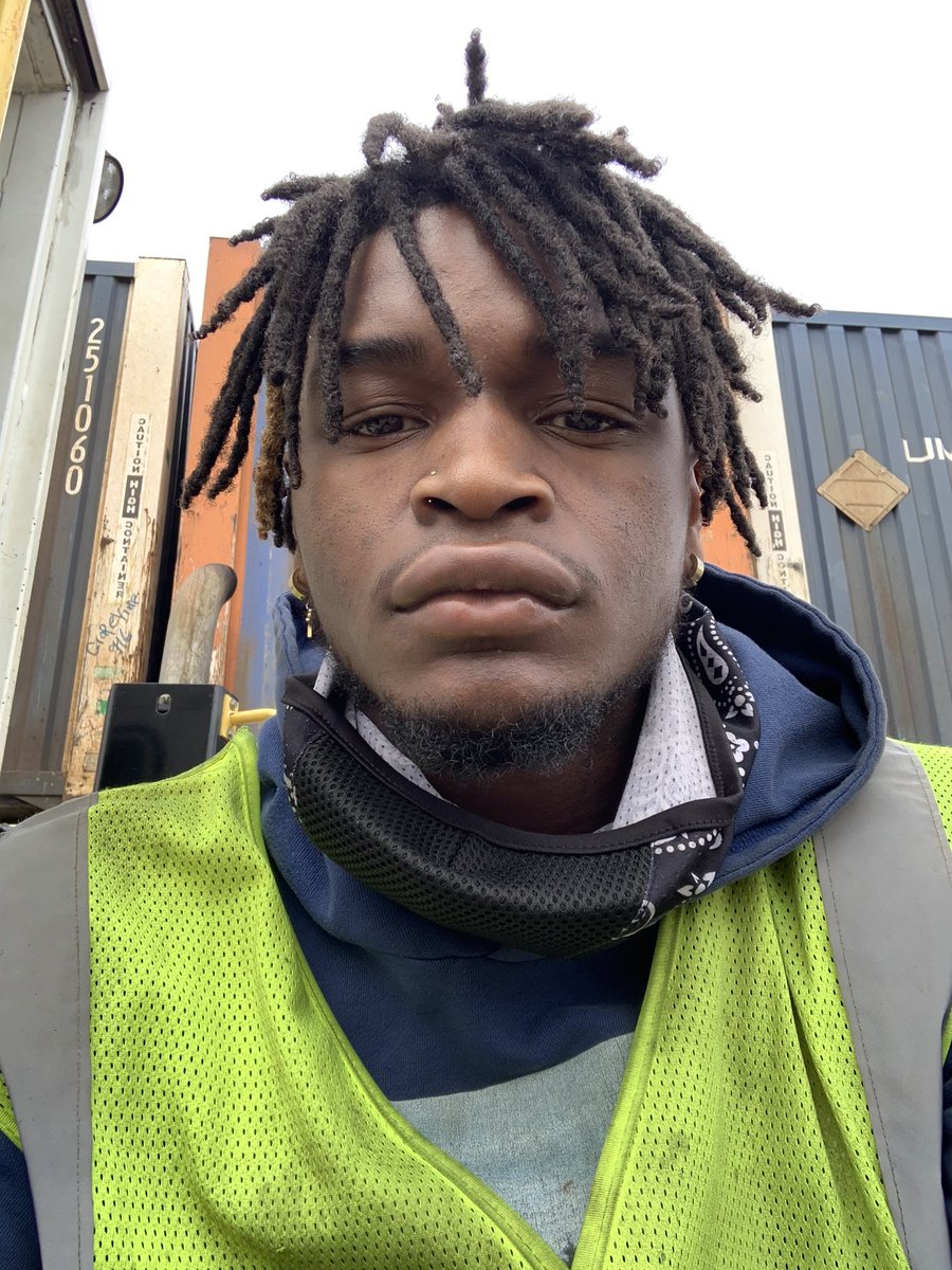 suweiijr's tweet photo. At work bored ttm
#OrSome https://t.co/fAS4V5pvtJ