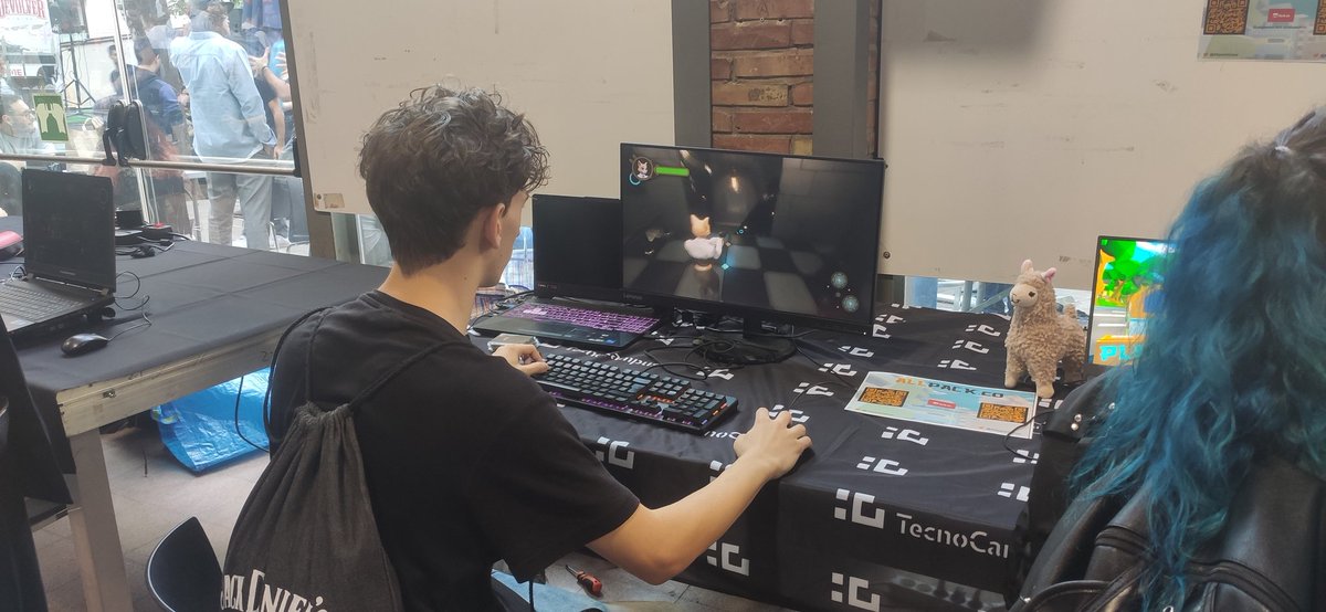 Ha sido muy guay haber podido presentar nuestro juego en la #IndieDevDay. Gracias a todos los que os habéis pasado por el stand! ☺️