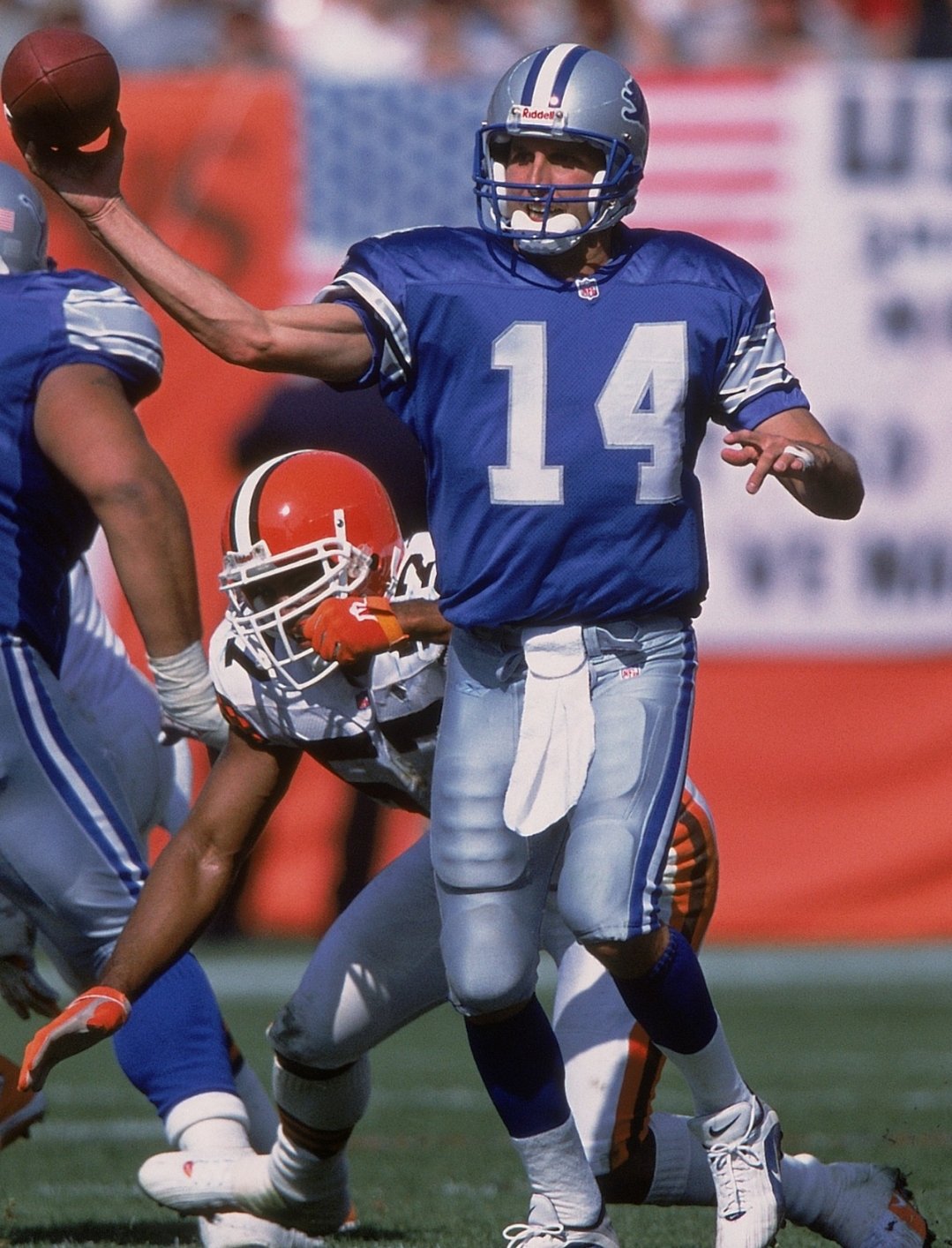 Happy Birthday to Ty Detmer! played QB in 2001-2003, and turns 55 today! 