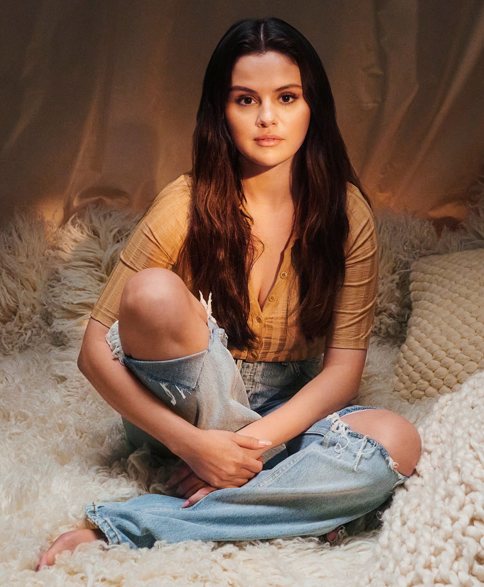 Pop Crave on Twitter: "Selena Gomez will address her 2019 AMAs