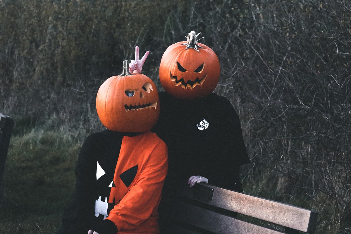 Heynookie_'s tweet photo. Halloween special photoshoot 🎃❤️

Loved this session 
Big thankyou to @Pyropenpen &amp; @TheStruggleMuff for the help ❤️ https://t.co/fd6ygIuCPS
