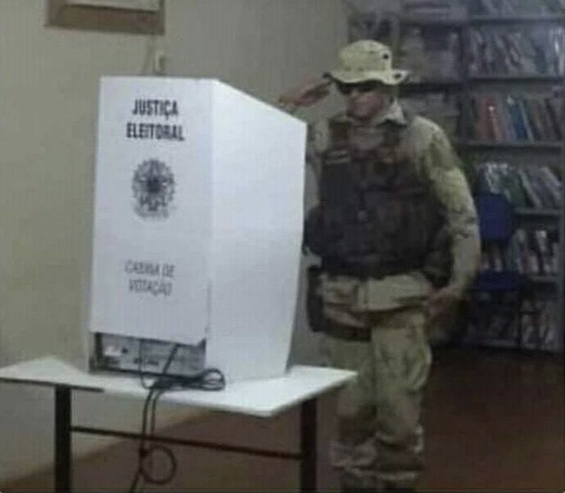 O voto é secreto, jamais saberemos em quem esse guerreiro votou! 😂😂🇧🇷🇧🇷🇧🇷