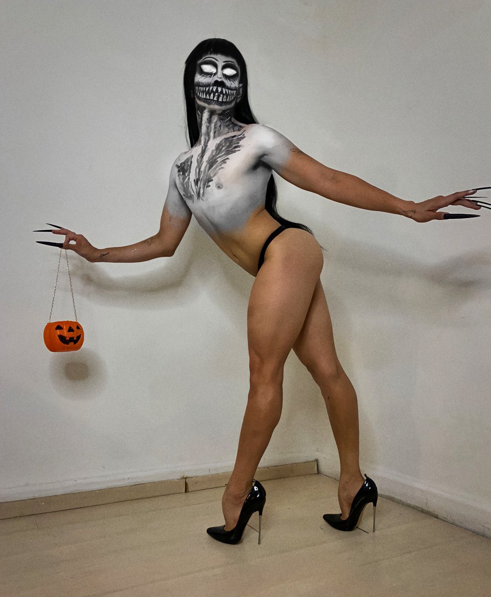 CharlyKushh's tweet photo. DULCE O TU RUCO 🎃✨ #Hallokween #FantasmaPutuka https://t.co/wuvOJrDABr