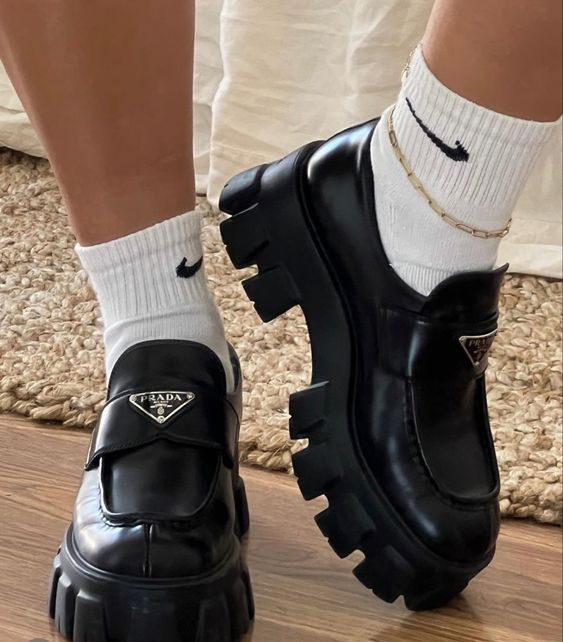 liIacdaisy's tweet photo. prada loafers https://t.co/vRpN8SJkpY