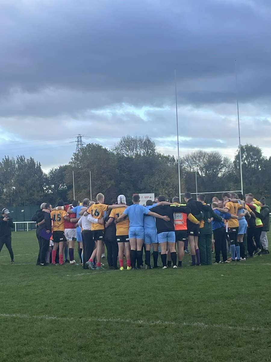 LaurenEllison03's tweet photo. Was great to get down and watch  @WalesRugbyL @cr2492 @mattydrink75 rip it up against Australia👏🏽🔥 https://t.co/E0yHxvEAm7