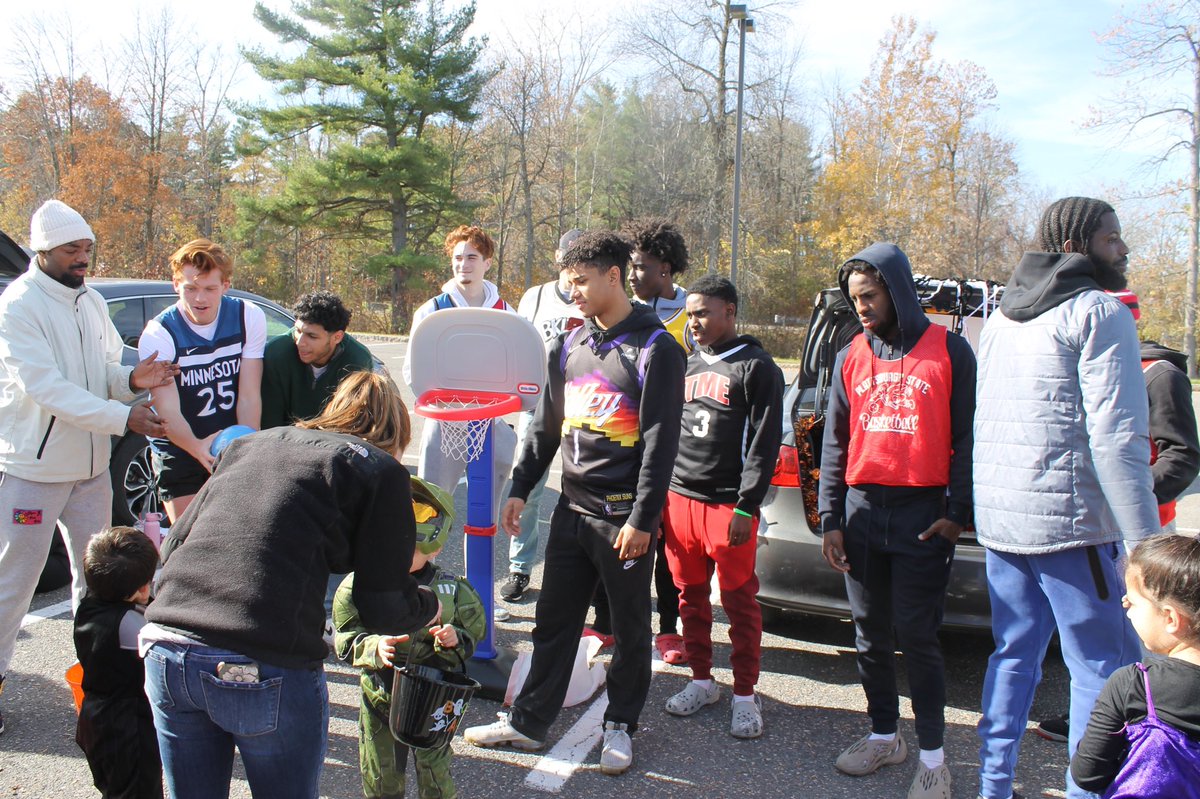 It was awesome seeing the community turn out at our SAAC Trunk or Treat event today! #CardinalStrong #CardinalCountry