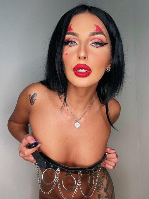 Come to the dark side. We have cookies 🍪 https://t.co/JlKBaprMZz<a href="/tag/promo"class="tags"><span>#promo</span></a><a href="/tag/onlyfans"class="tags"><span>#onlyfans</span></a><a href="/tag/onlyfansgirl"class="tags"><span>#onlyfansgirl</span></a>
