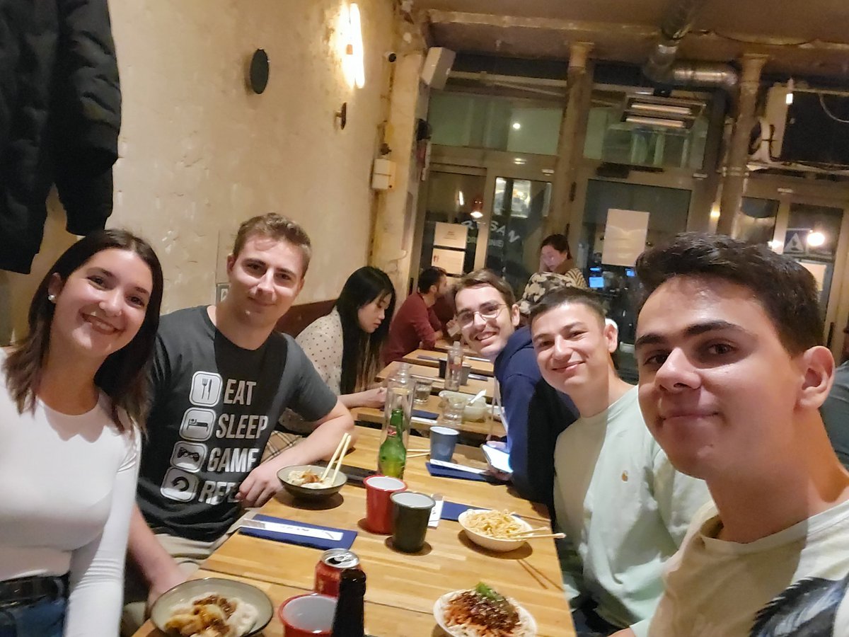 Sindo_HS's tweet photo. De retour en Espagne après ce weekend de #MAXLAN4, toujours de super souvenirs après ces LAN, d'avoir pu passer du temps avec les mates😄
 De grands merci à @MAXTeamEsport @Bobs_League pour l'organisation, et au @SCBastiaEsports qui nous permet d'assister à ces events 👊⚪️🔵 https://t.co/wF2rmfgmBw