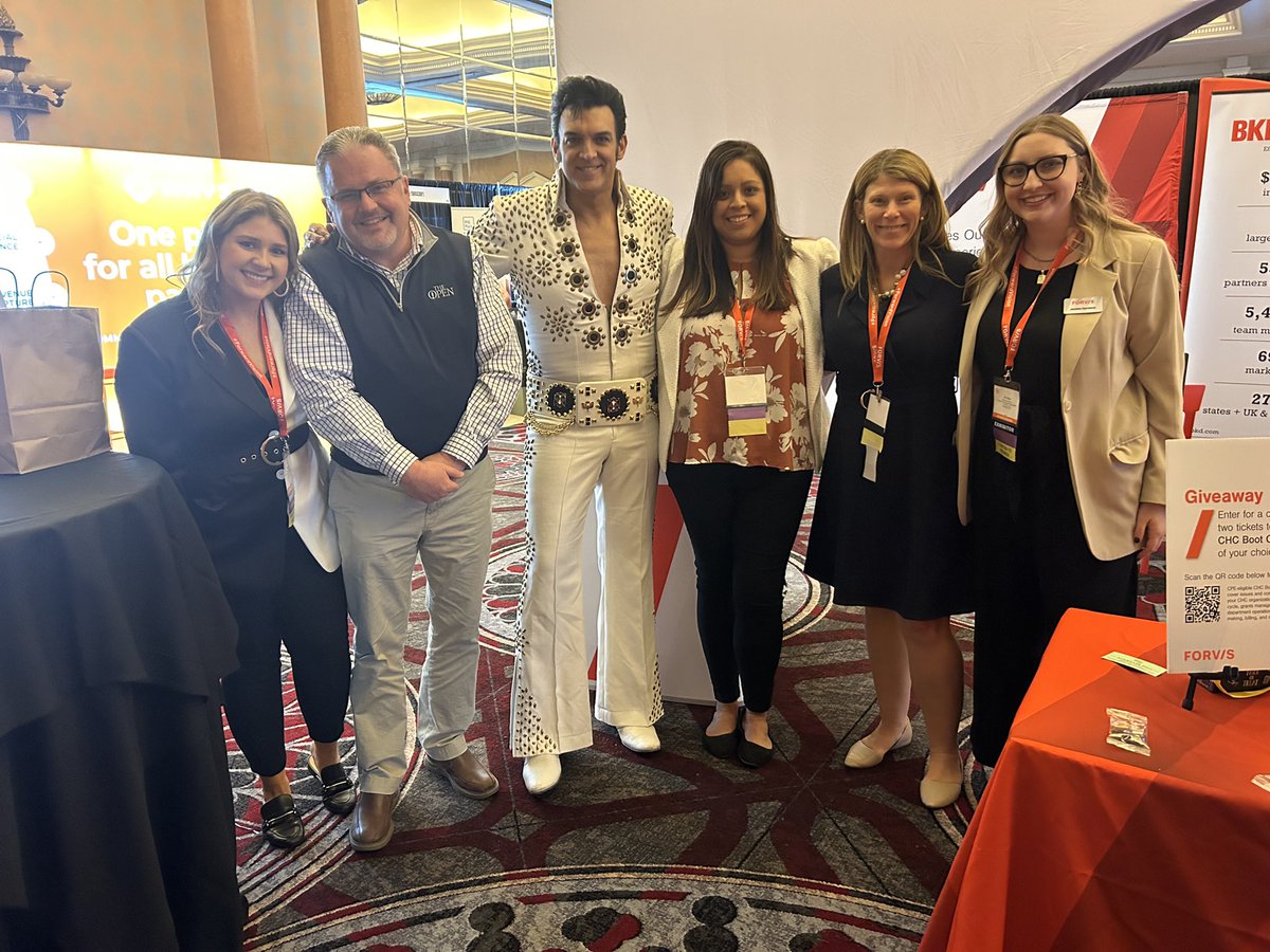 chccpa's tweet photo. When you have a @NACHC conference in Las Vegas - you ever know who will stop by the booth - Elvis was having issues with his 340B program but we straightened him out - he said thank you, thank you very much!!  #tcb #WevalueCHCs @FORVIS https://t.co/am1p1u5s8i