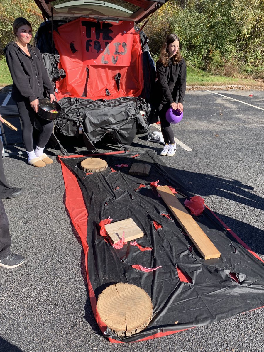 A huge shout out to the MHS Student Council for putting on such a fun event yesterday! My kids loved the trunk-or-treating, face painting, games, bouncy house, and of course…candy!! 🍭🍫🍬 Thank you, Woolies - we had a blast! Happy Halloween! 🎃