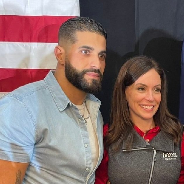 YumiBod⚡’s pics and videos