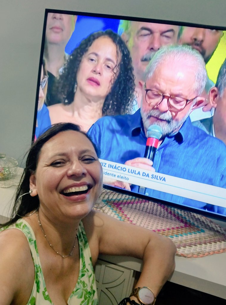 Pensem em alguém feliz... Sou eu! Lulaaaaaaa!